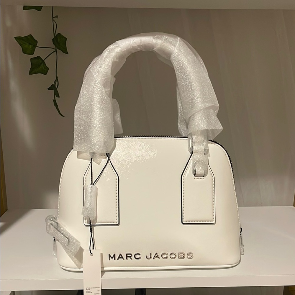 BNWT Marc Jacobs White Handbag with guitar strap